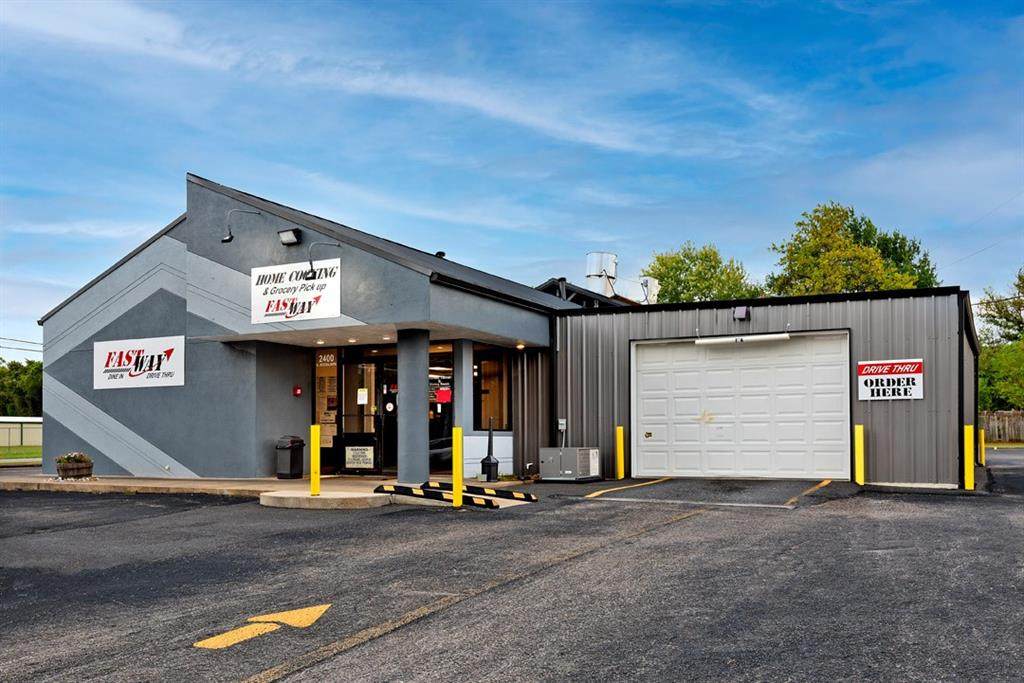 2400 Woodlawn Boulevard - Photo 1