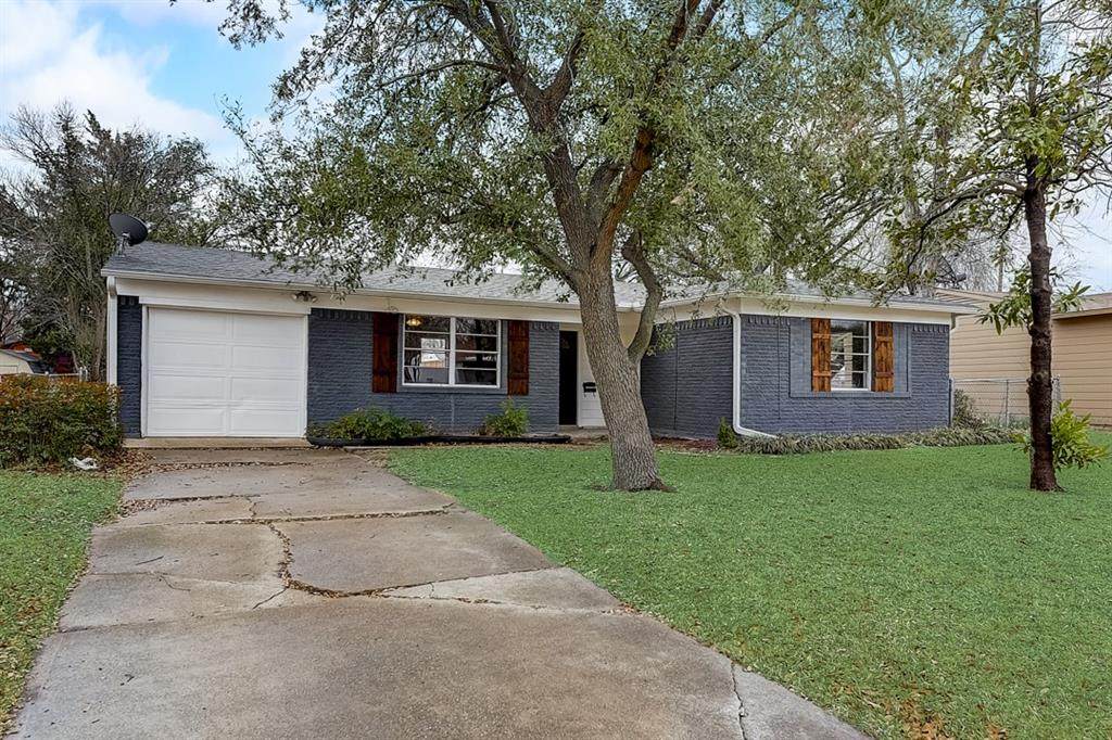 3024 Dogwood Drive - Photo 1