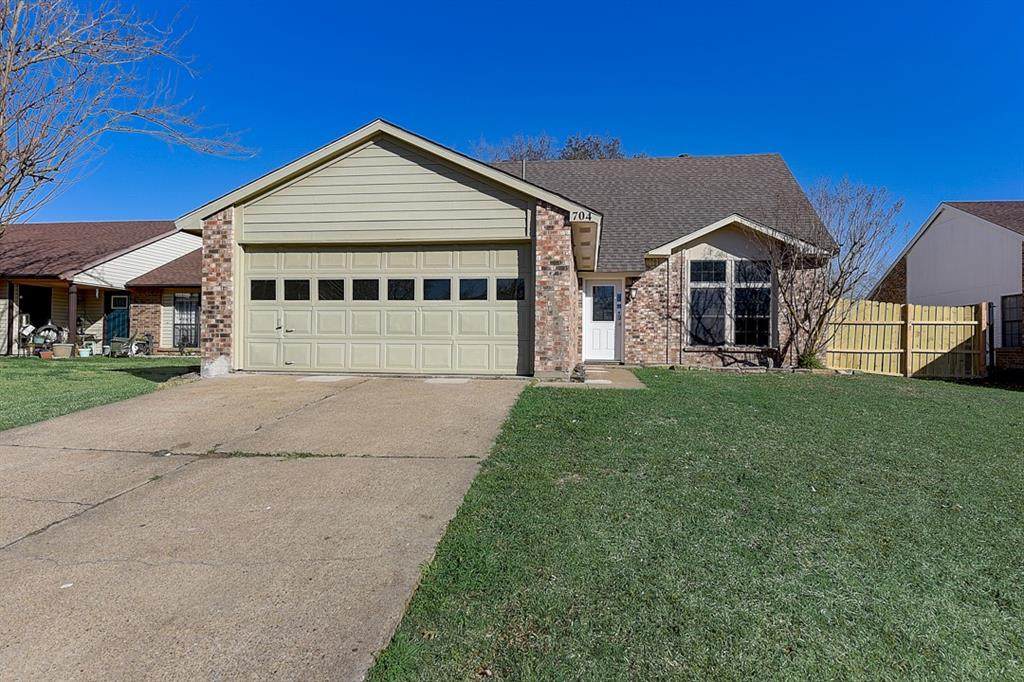 704 Heritage Hill Drive - Photo 1