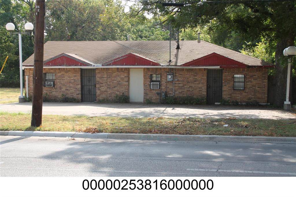 1246 Clarendon - Photo 1
