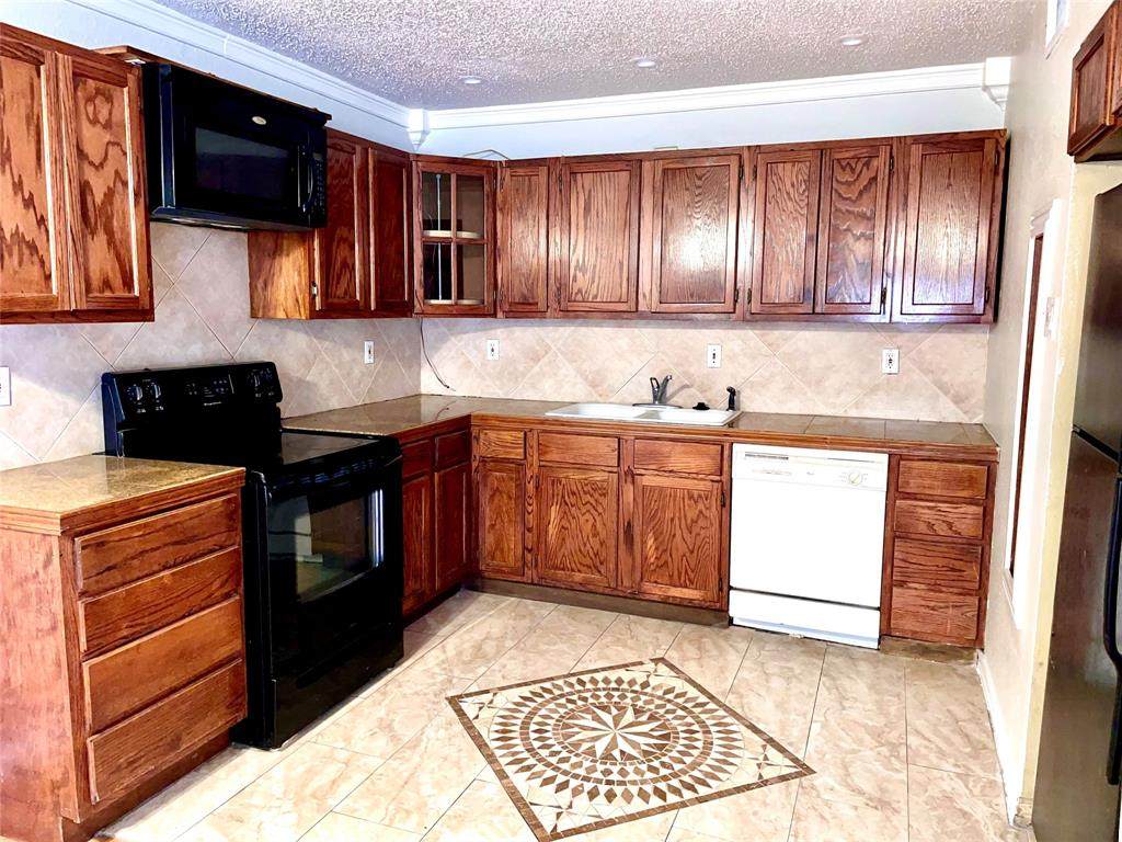 3045 Park Lane - Photo 1