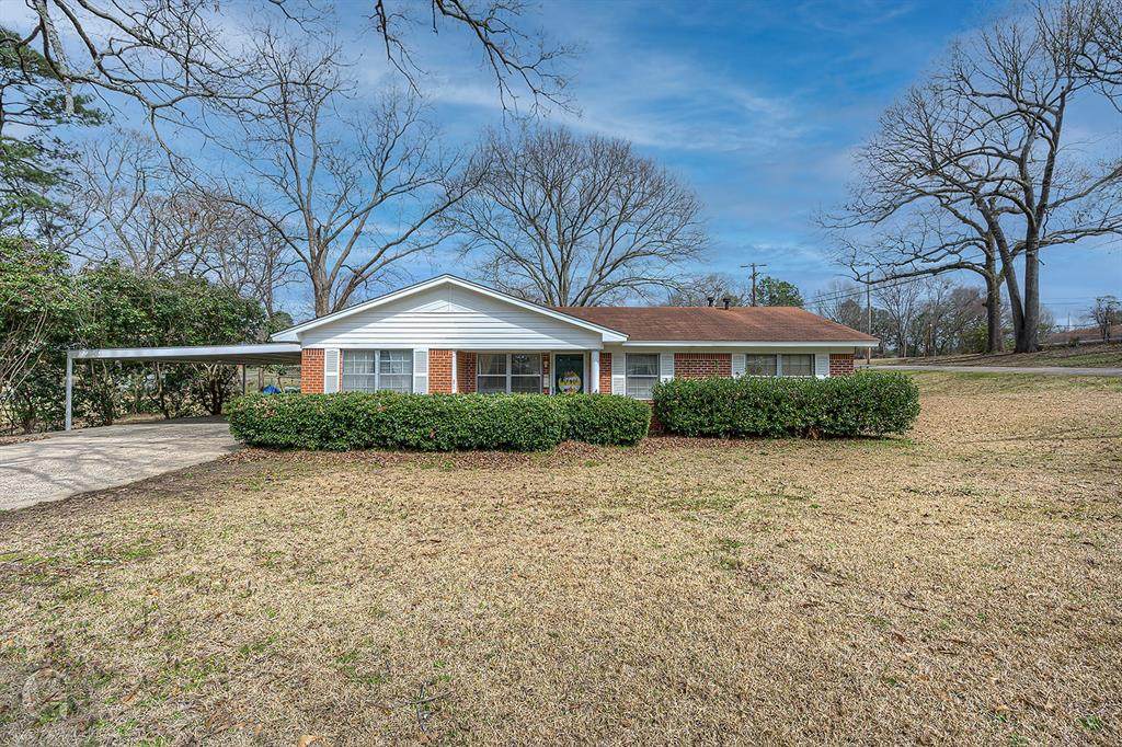 901 Watterman Street - Photo 1