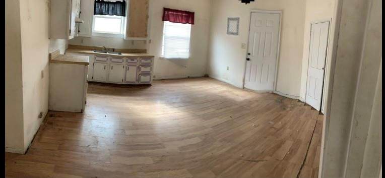 816 Yucca - Photo 1