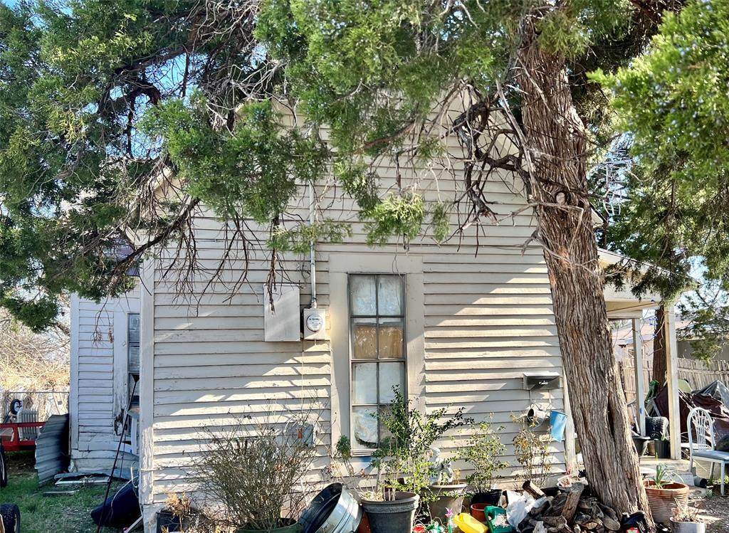 405 Beech Street - Photo 1