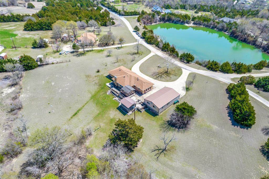 442 Skyview Drive - Photo 1