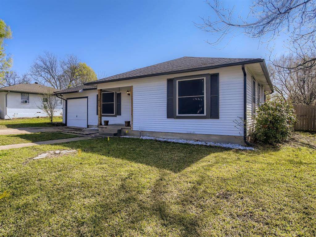 620 Live Oak Street - Photo 1