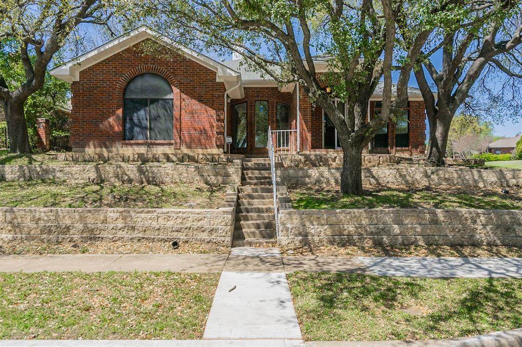 1721 Knob Hill Drive - Photo 1