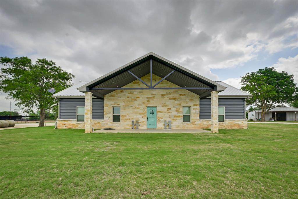 3703 Fm 39 - Photo 1