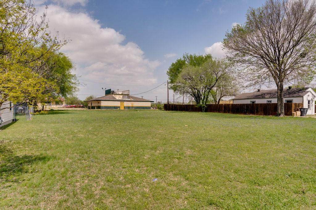 221 Rea Avenue - Photo 1