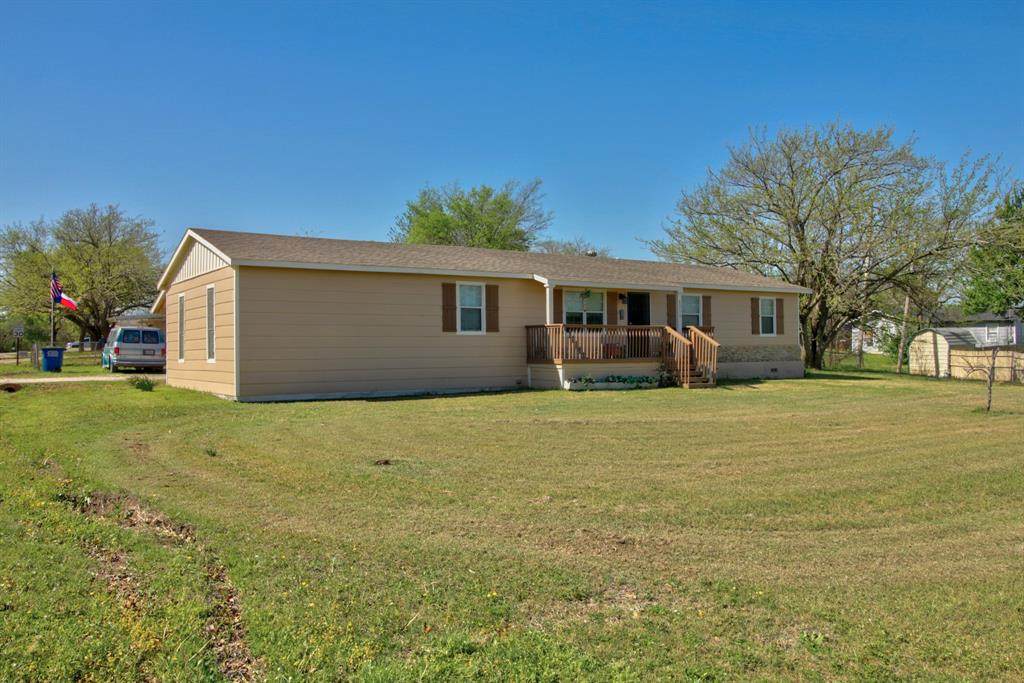 1211 College Street - Photo 1