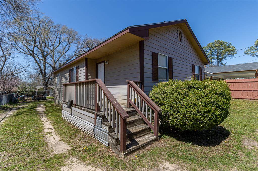 1808 Ardmore Avenue - Photo 1