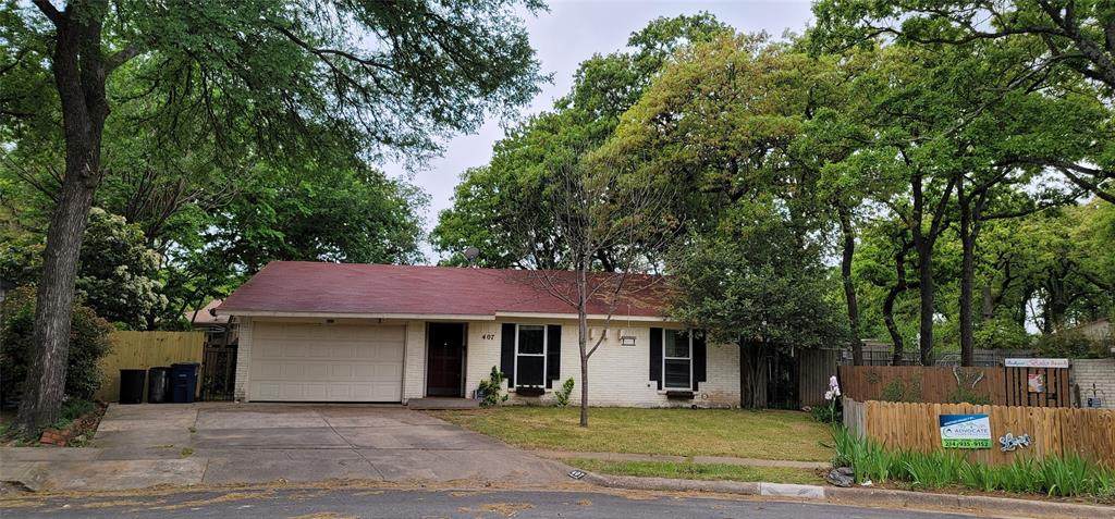 407 Twin Oaks Court - Photo 1