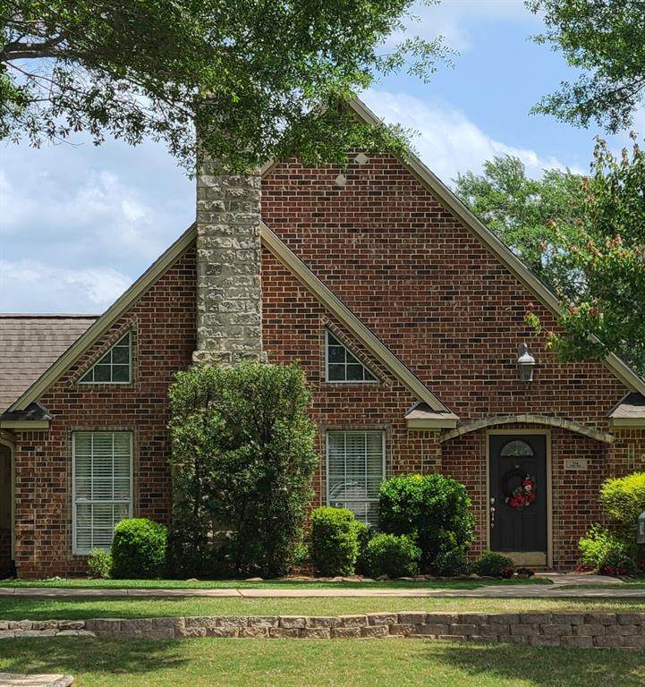 714 Post Oak Road - Photo 1