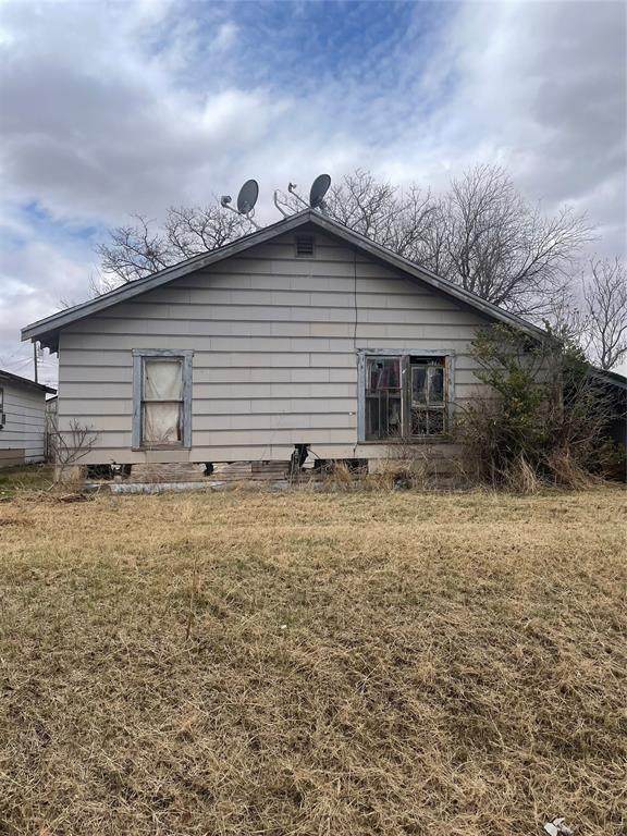 328 Avenue D - Photo 1