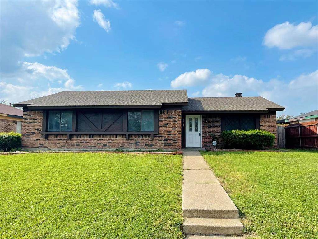 2219 Crockett Drive - Photo 1