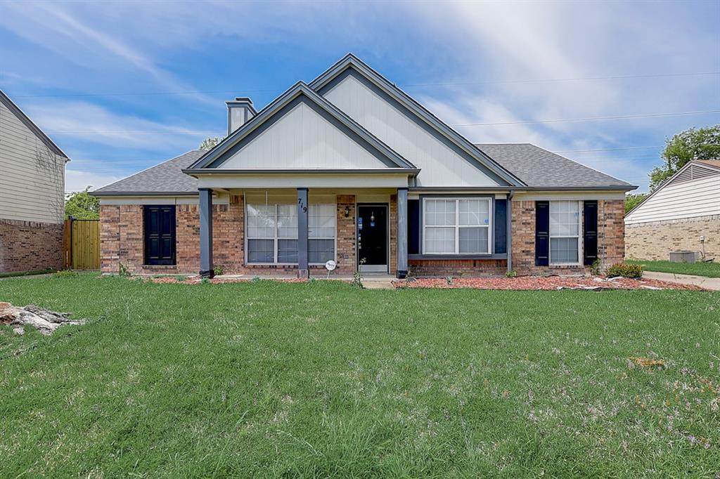 719 Sewell Drive - Photo 1