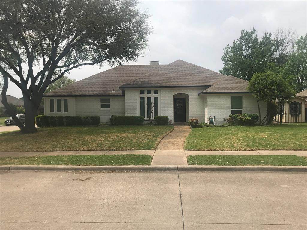 1021 Silverthorn Court - Photo 1