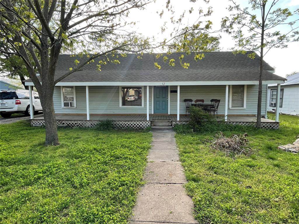 903 14th Street - Photo 1