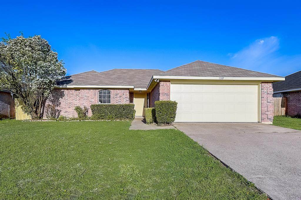 1507 Nightingale Court - Photo 1