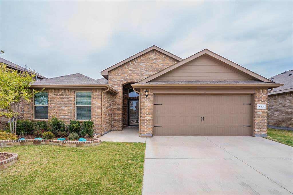 752 Rutherford Drive - Photo 1