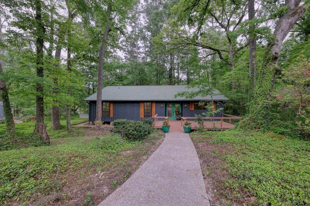 1608 Pineview Lane - Photo 1