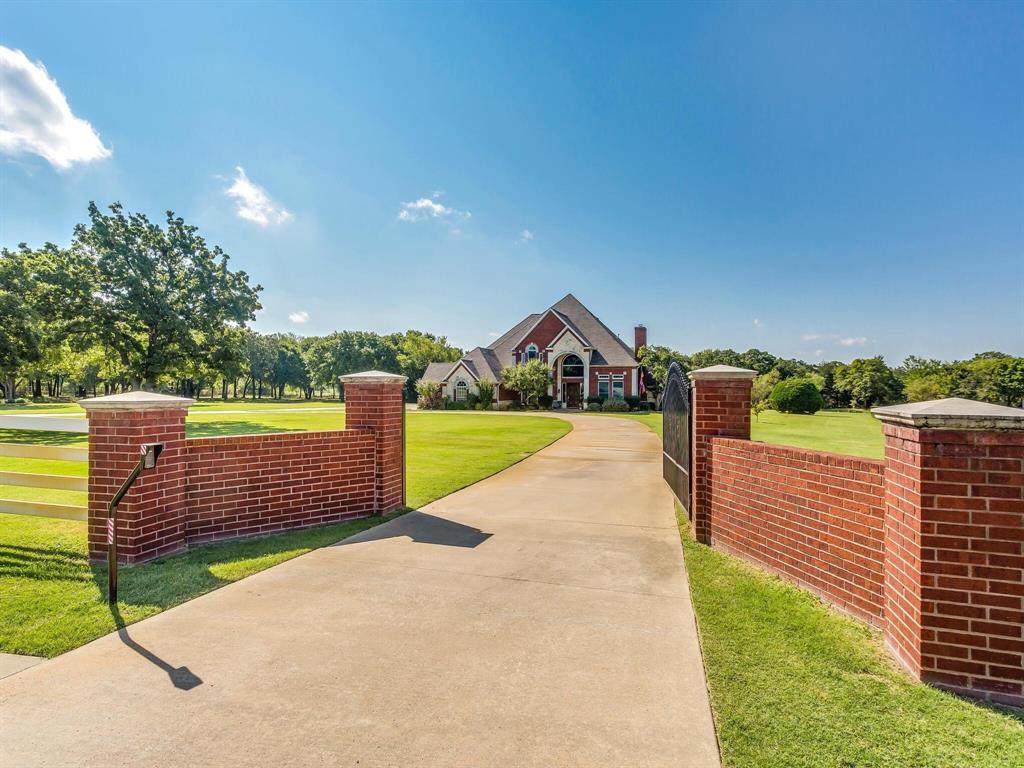 233 Sherry Lane - Photo 1