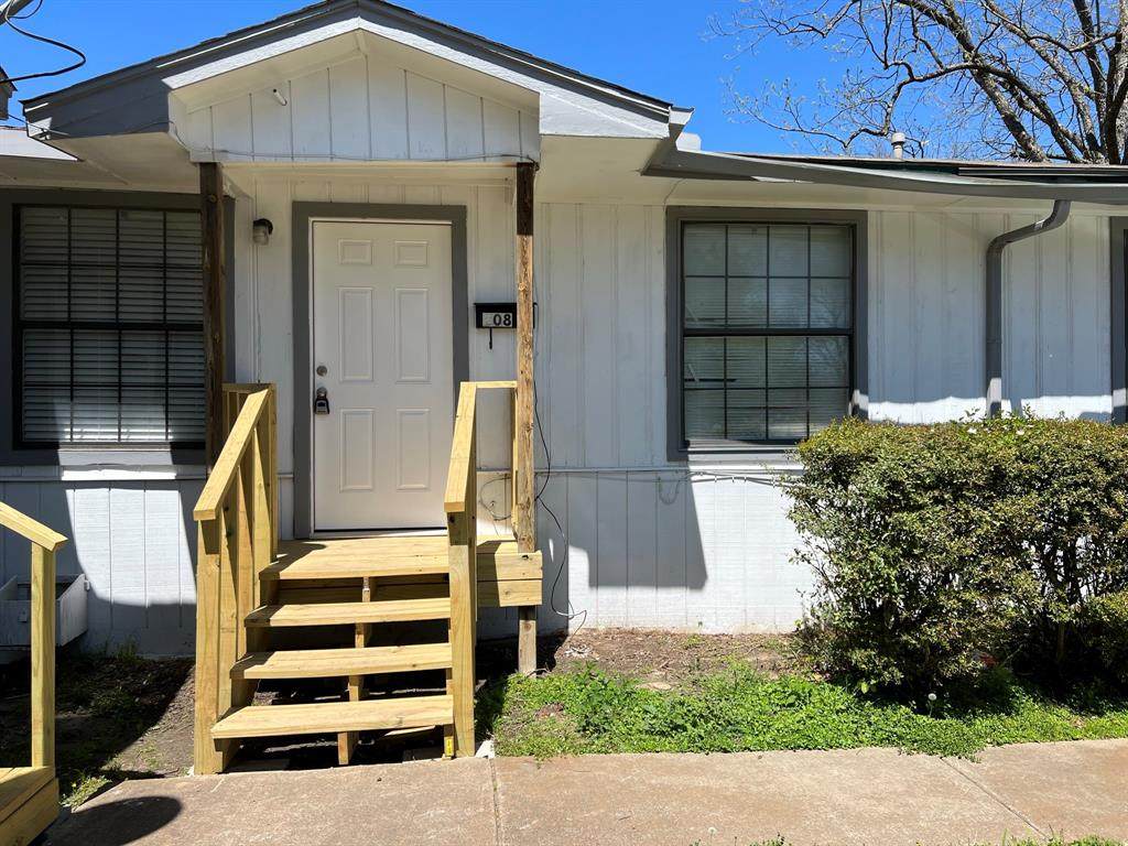 208 Dallas Street - Photo 1