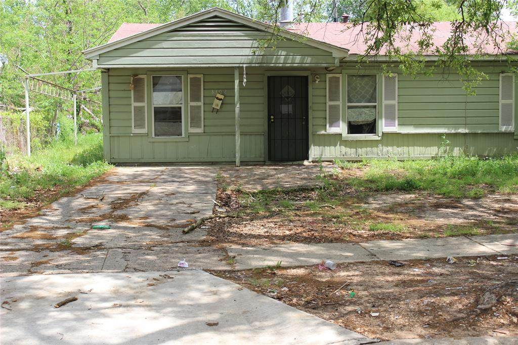 3302 Clarke - Photo 1