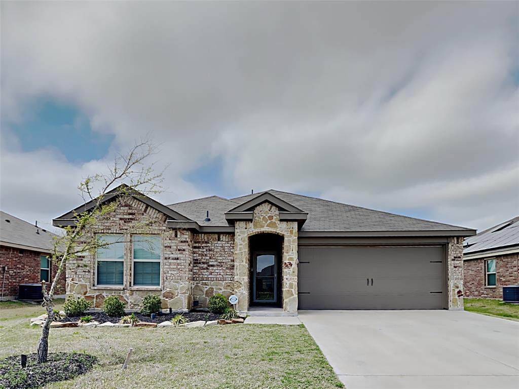 818 Community Way - Photo 1