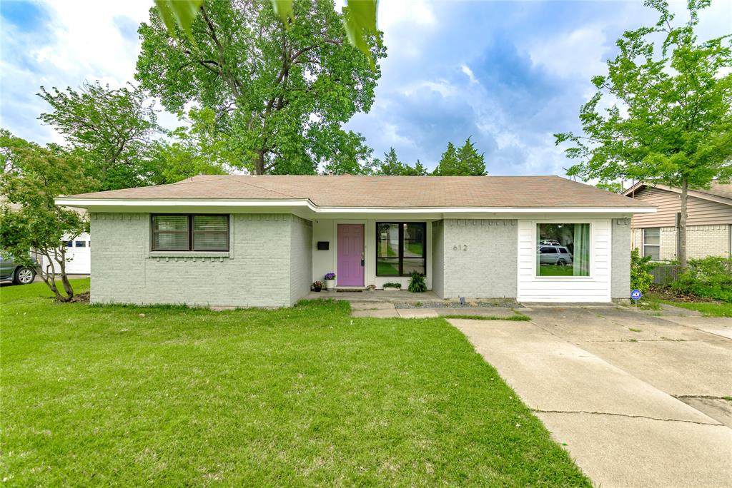 612 La Salle Drive - Photo 1
