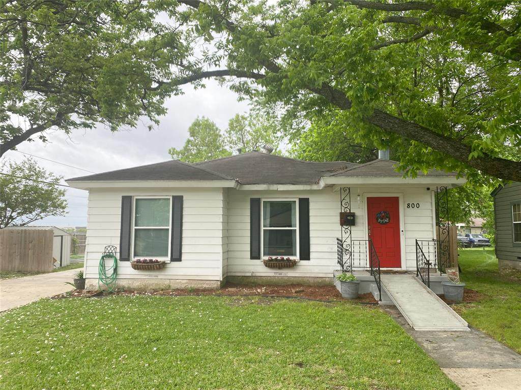 800 Nash Street - Photo 1