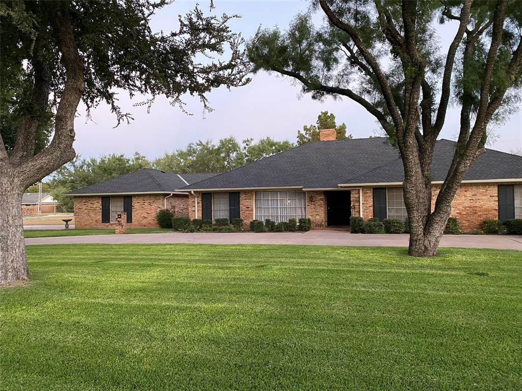 2301 Shoreline Drive - Photo 1