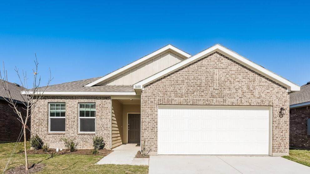 1620 Shadow Hawk Drive - Photo 1
