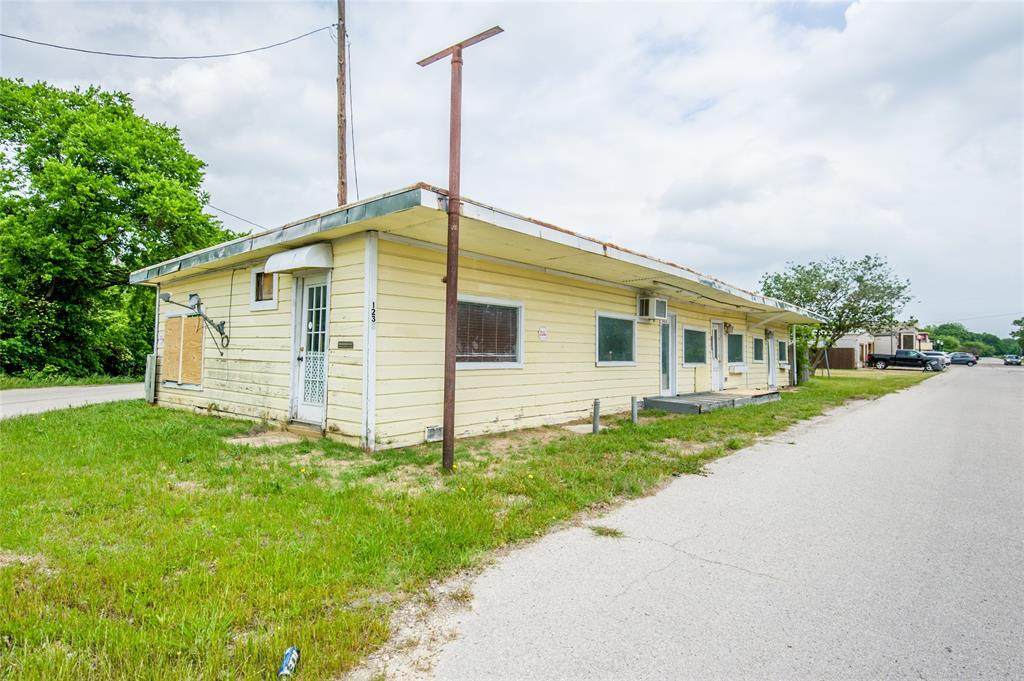 100 A&B E Water Street - Photo 1