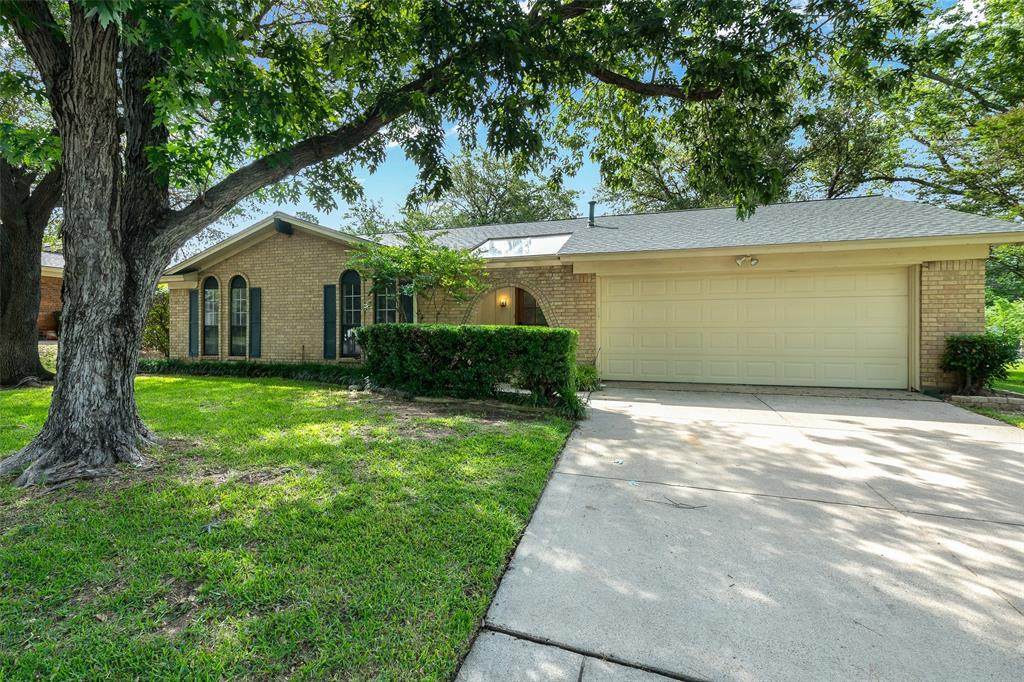 609 Lewis Drive - Photo 1