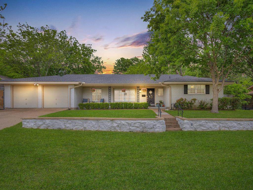 1905 Sevilla Road - Photo 1