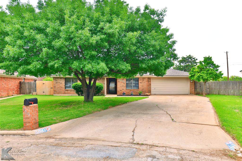 3001 Red Oak Circle - Photo 1