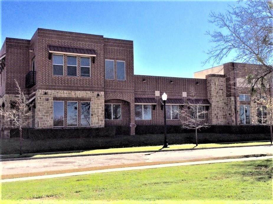 713 Grainger Street - Photo 1