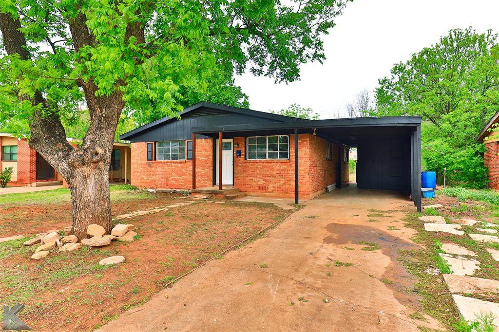 1634 Briarwood Street - Photo 1