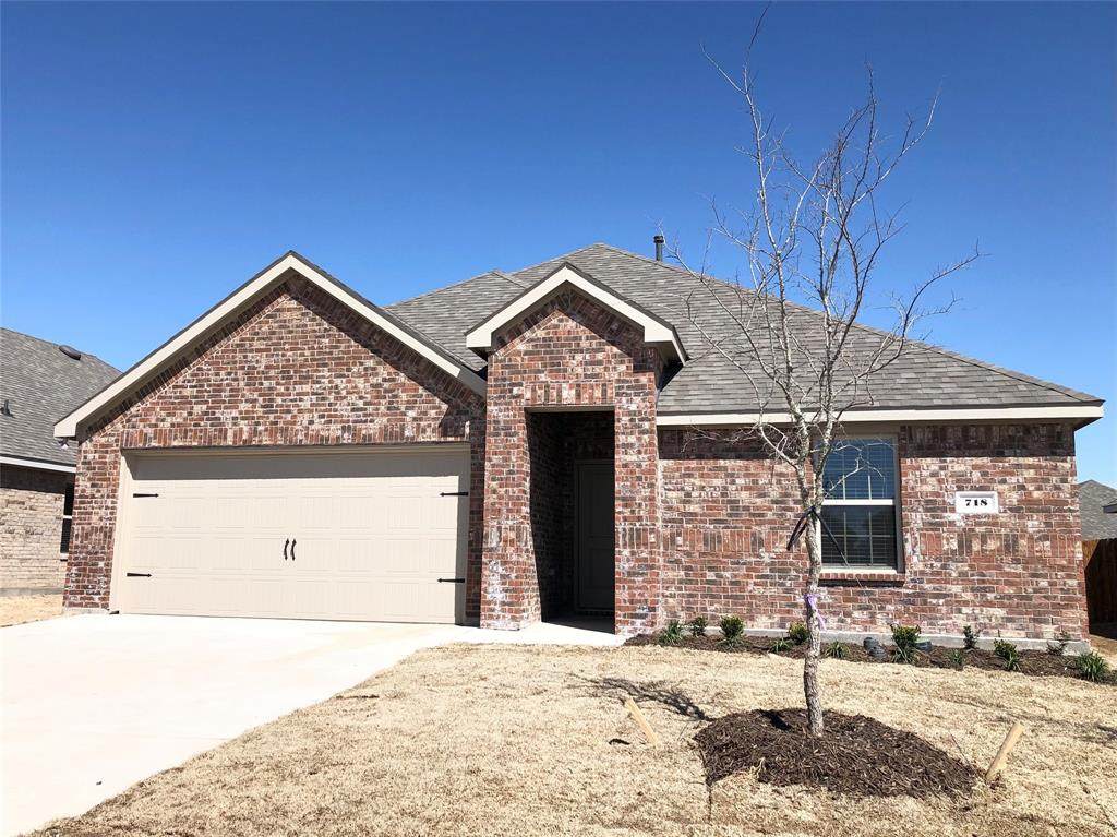 718 Smokey Trail - Photo 1