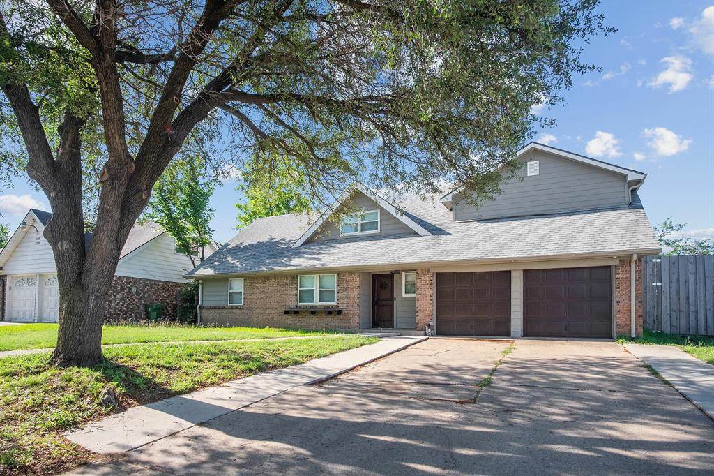 900 Rosewood Lane - Photo 1