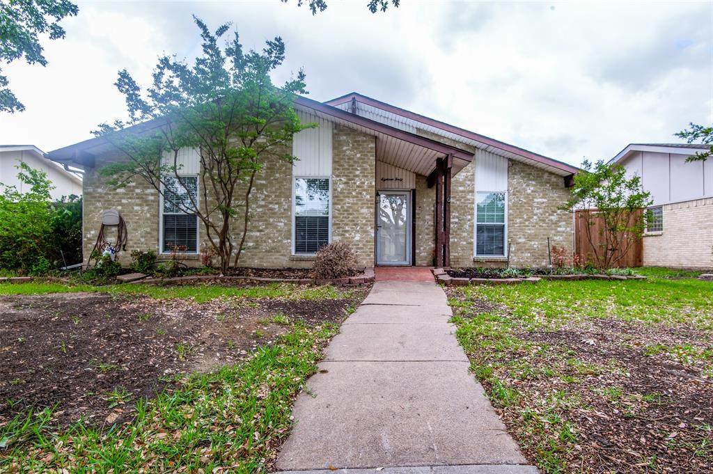 1840 Paxton Drive - Photo 1