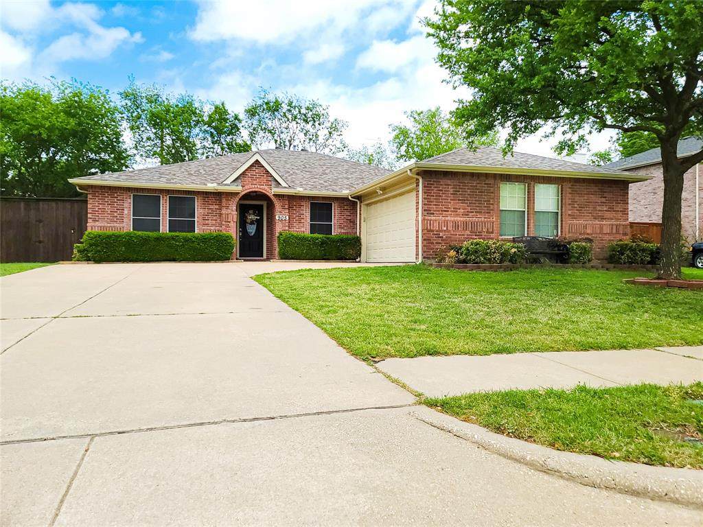 905 Larkspur Drive - Photo 1