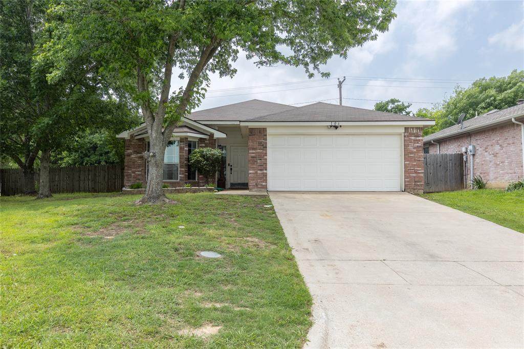 106 Hamilton Drive - Photo 1