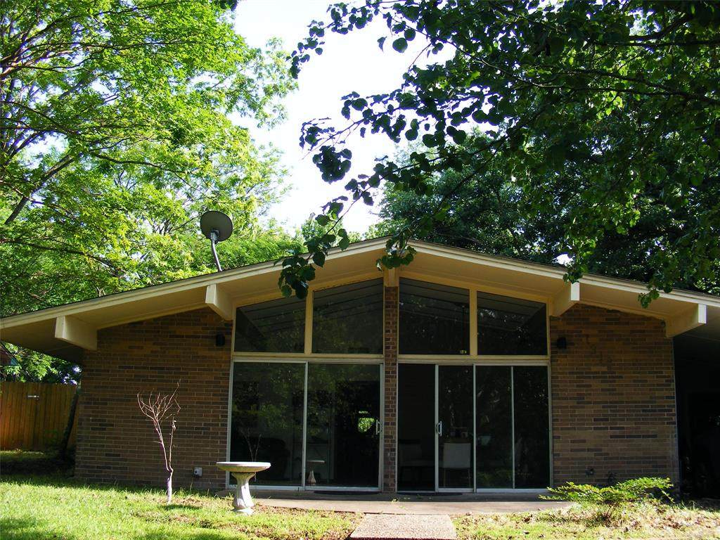 1318 Buena Vista Drive - Photo 1