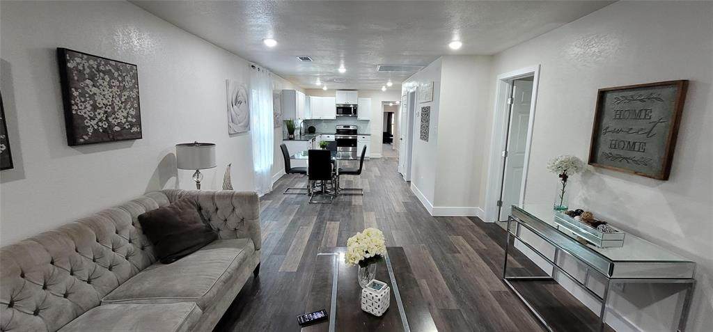 308 Granbury Street - Photo 1