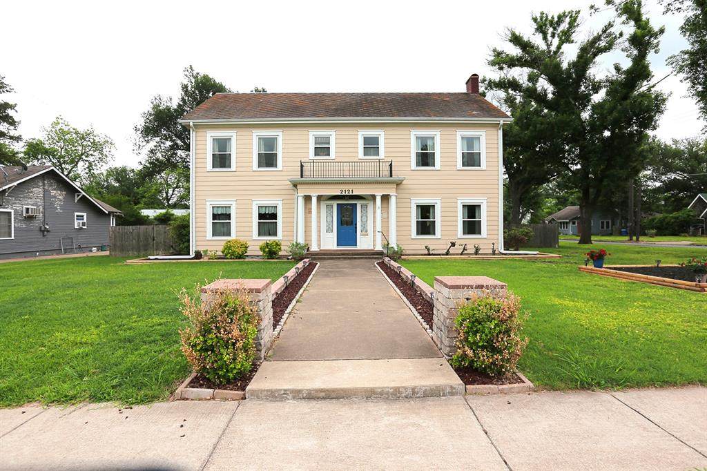 2121 Collin Street - Photo 1