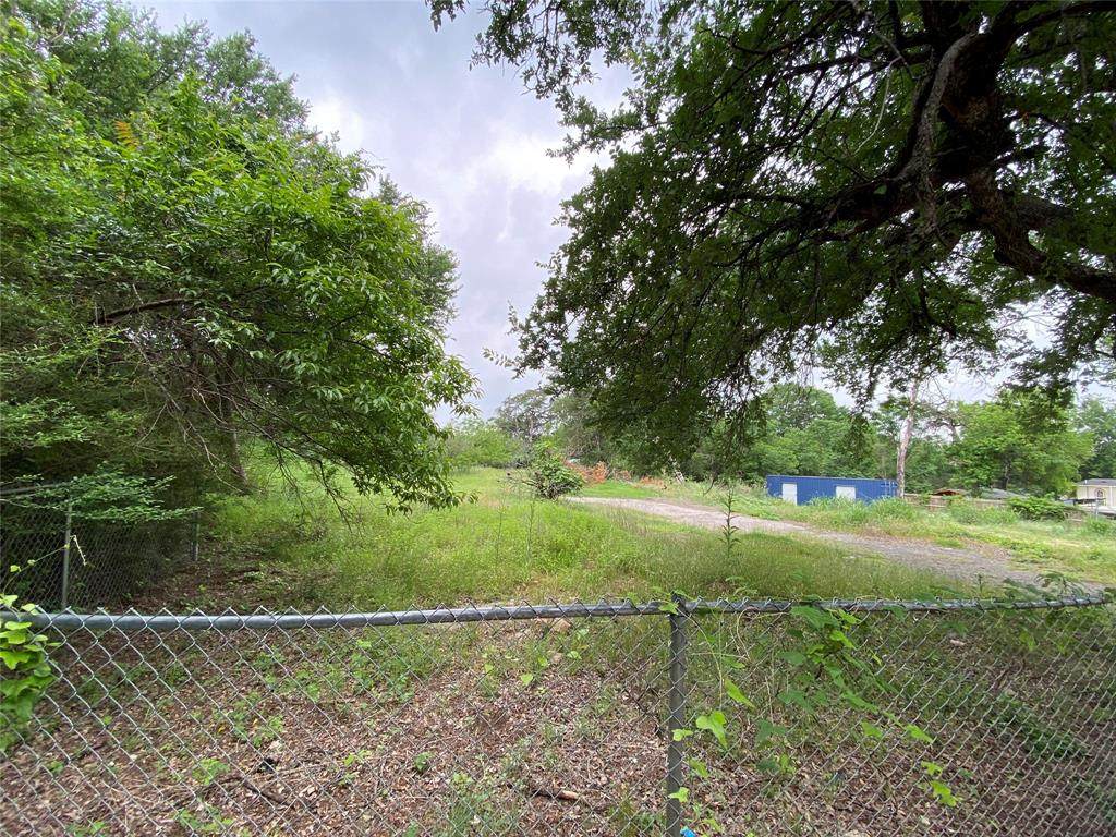 2001 Hearne Avenue - Photo 1