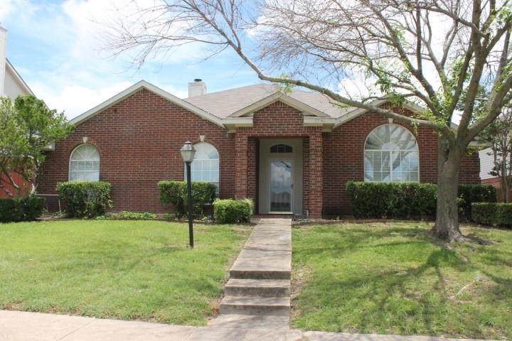 7740 Kings Ridge Road - Photo 1