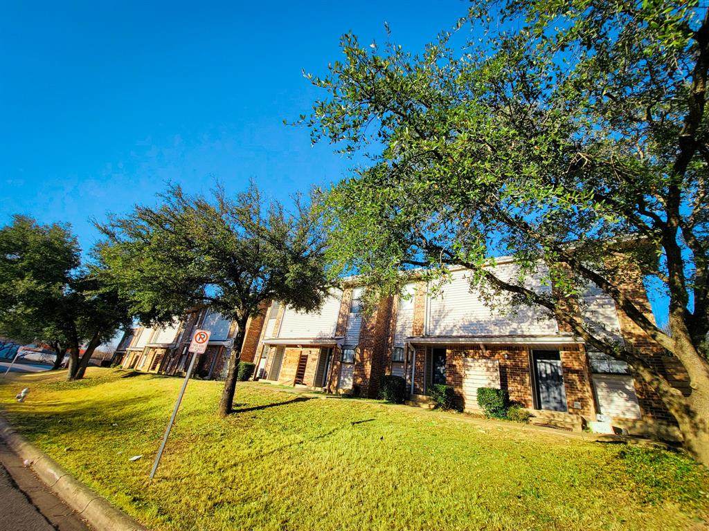 1445 Weiler Boulevard - Photo 1